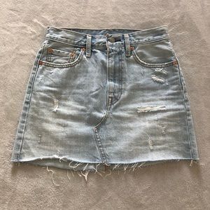 New ** Levi's Mini Skirt